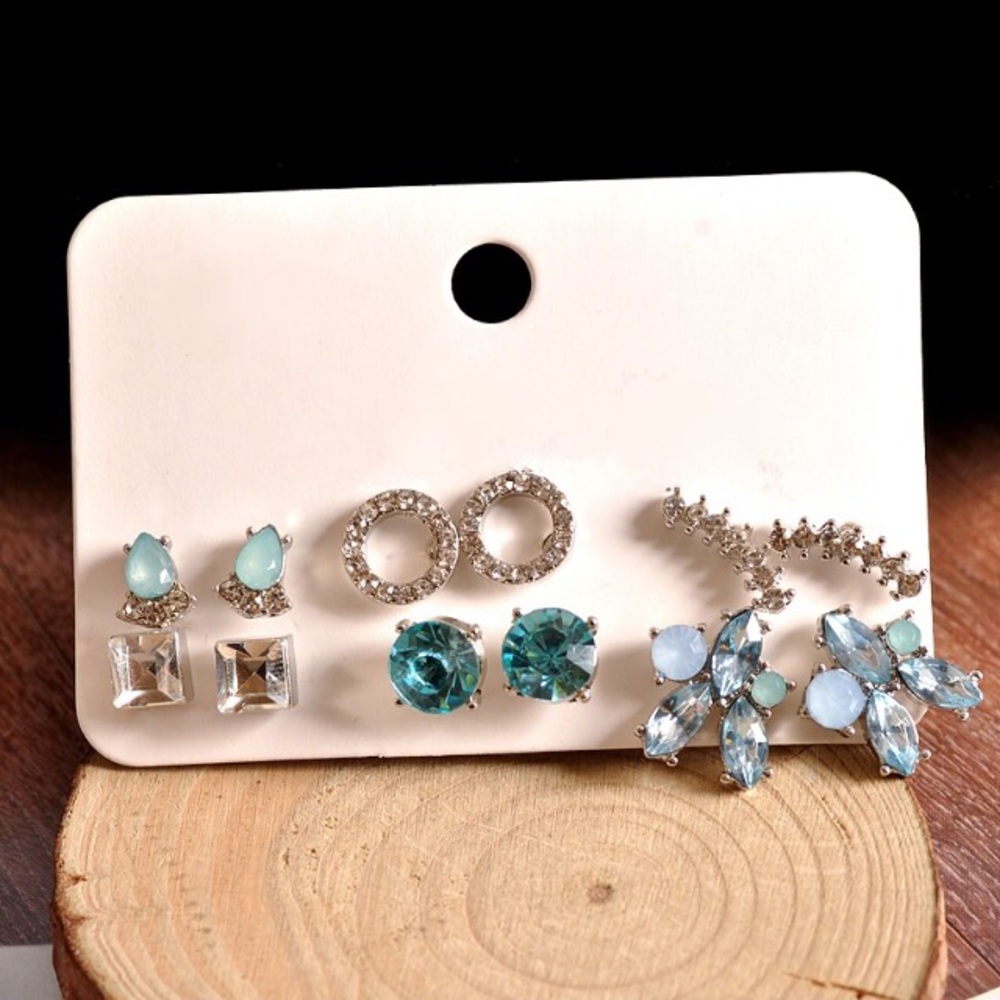 NEW💙💎BEAUTIFUL BLUES! SPARKLING STUDS BUNDLE💎💙 - Picture 6 of 8